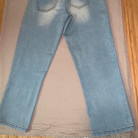 YMI capris - Picture 3 of 5